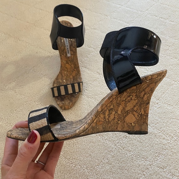 Manolo Blahnik  cork wedge sandal - so comfortable! - Picture 3 of 4